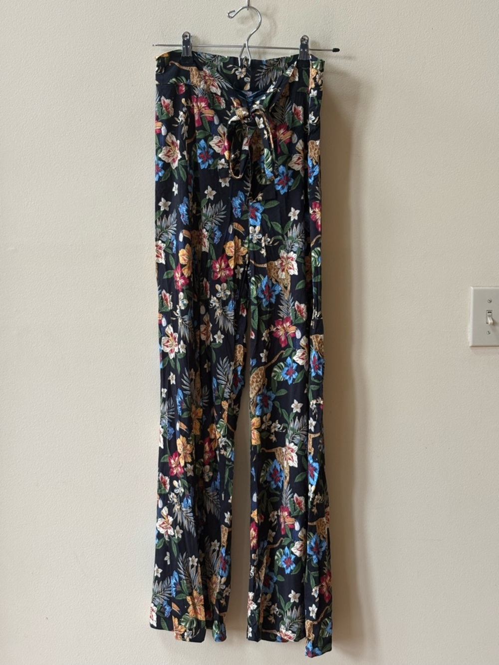 Shore Bella Pants in Prowling Tropics